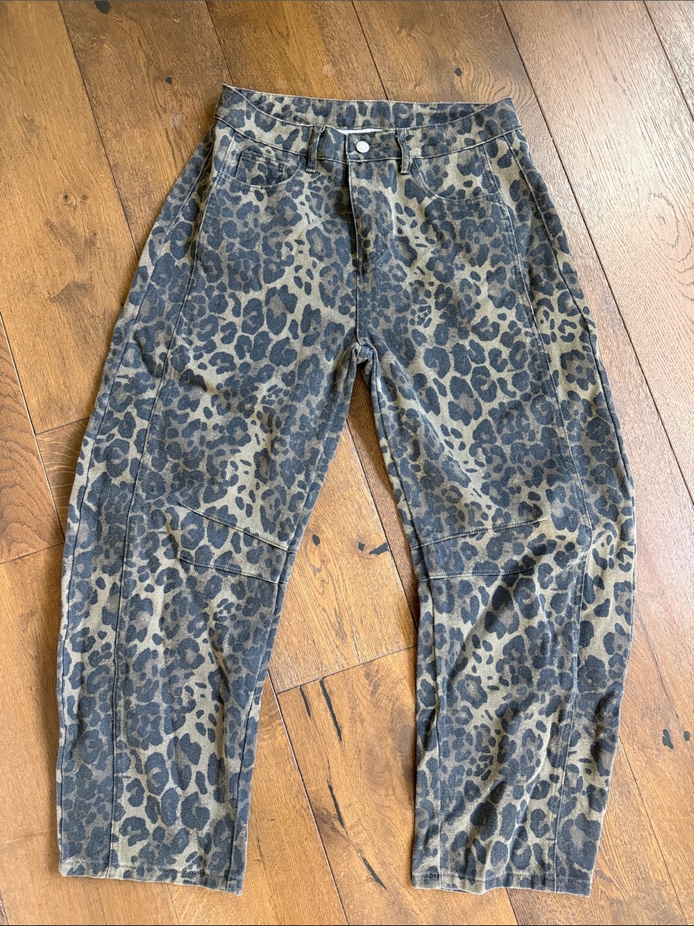 Leopard barrel jeans - large